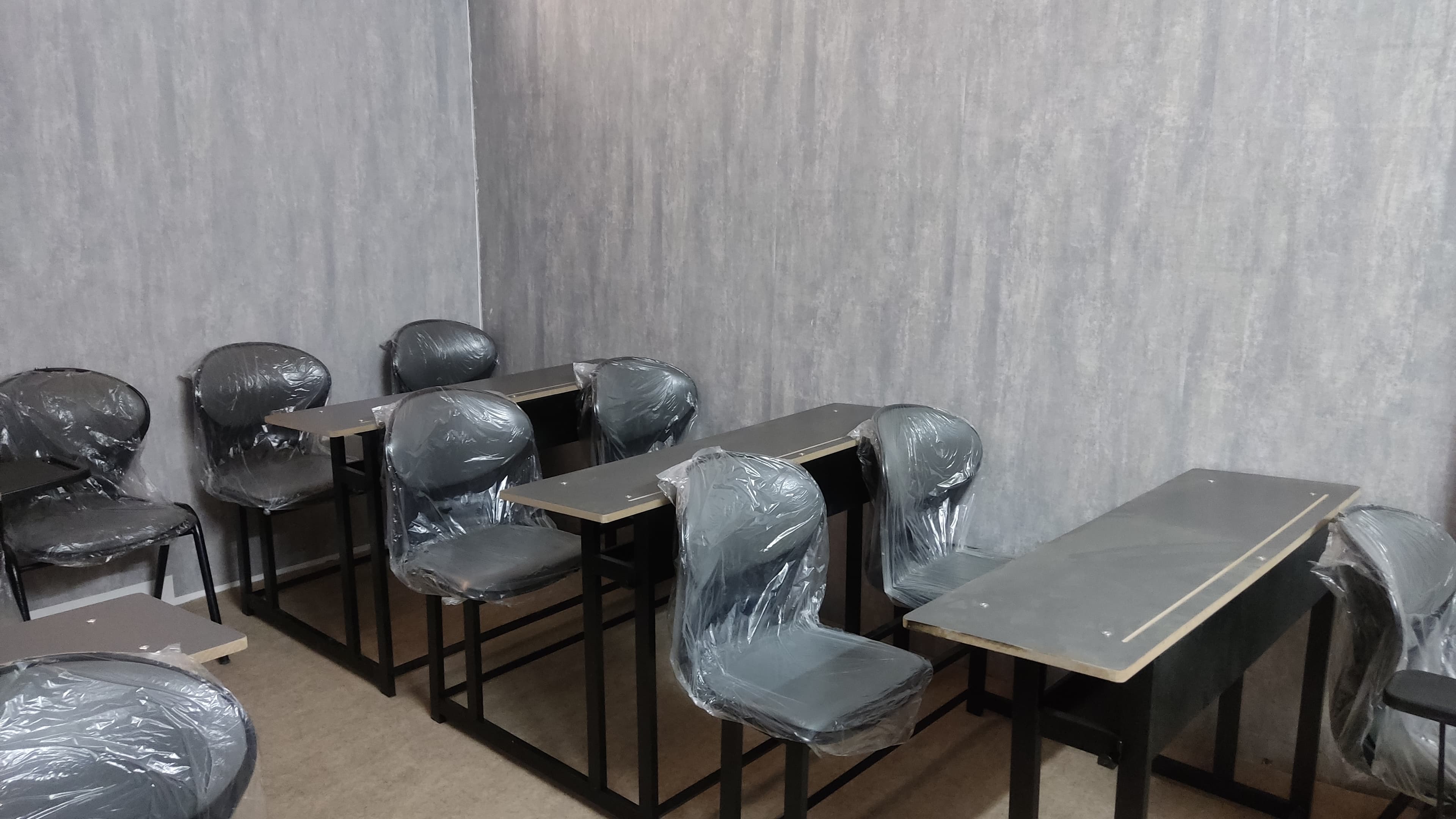 دبیرستان دوره اول و دوم فرهیختگان شریف