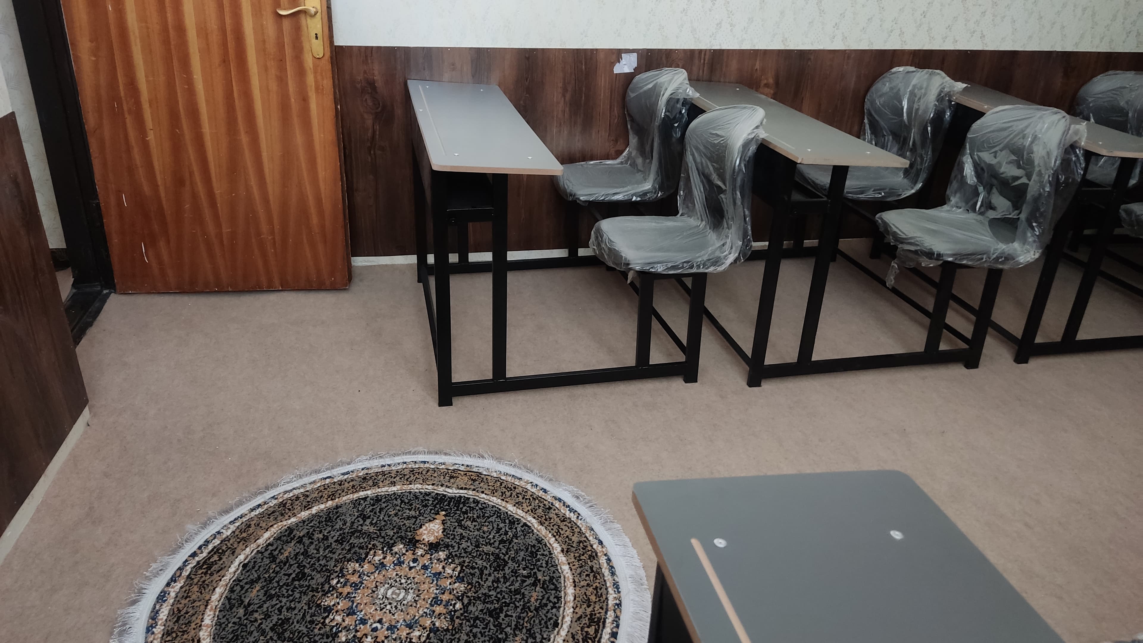 دبیرستان دوره اول و دوم فرهیختگان شریف